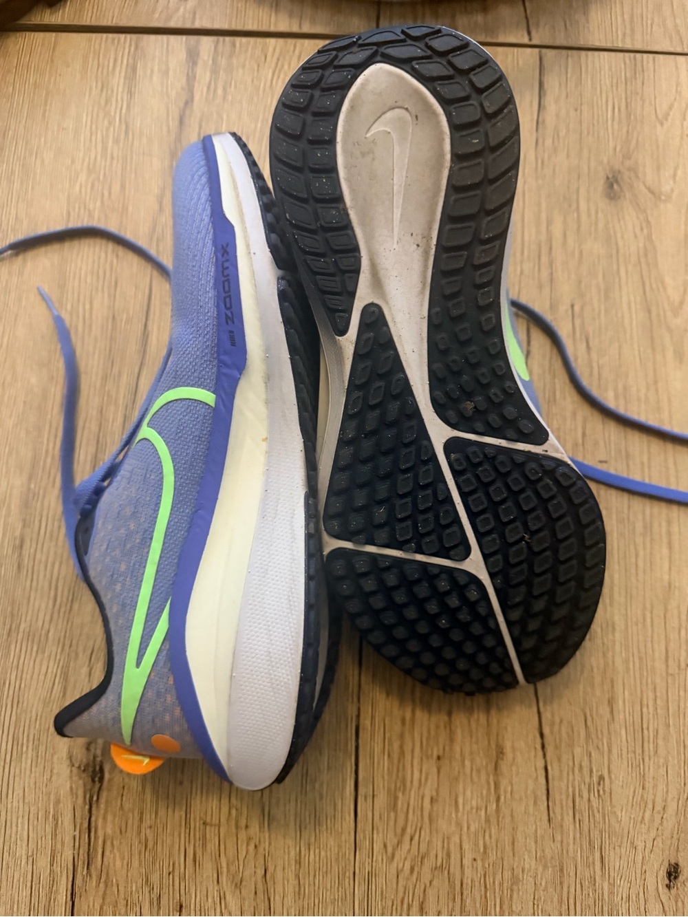 Nike Blue Athletic Running Shoes with Lime Accent - Picture 3 of 5